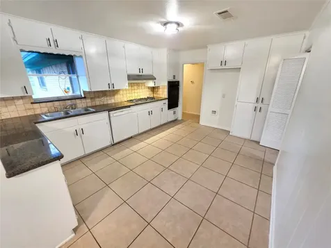 109 Poppy Street Lake Jackson TX 77566