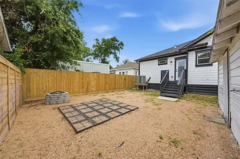 206 N Street Houston TX 77009