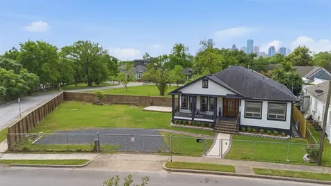 206 N Street Houston TX 77009