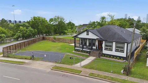 206 N Street Houston TX 77009