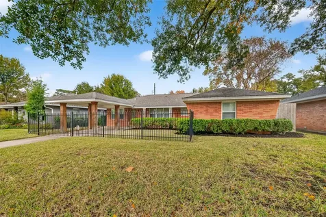 2010 Wakefield Drive Houston TX 77018