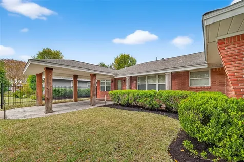 2010 Wakefield Drive Houston TX 77018