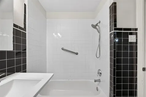 2010 Wakefield Drive Houston TX 77018