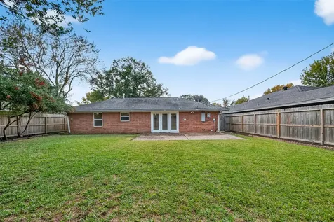 2010 Wakefield Drive Houston TX 77018