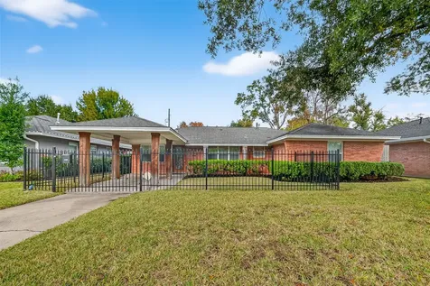 2010 Wakefield Drive Houston TX 77018