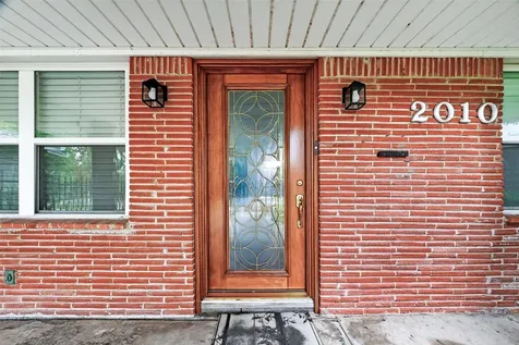 2010 Wakefield Drive Houston TX 77018
