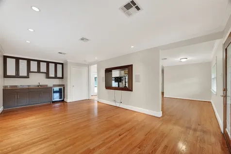 2010 Wakefield Drive Houston TX 77018
