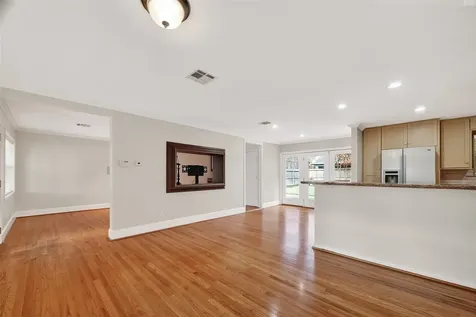 2010 Wakefield Drive Houston TX 77018