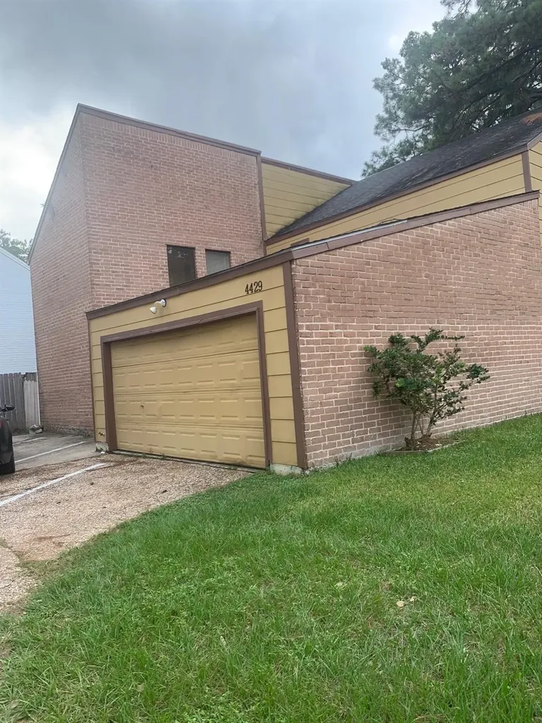 4429 W Cypress Villas Dr Drive Houston TX 77379