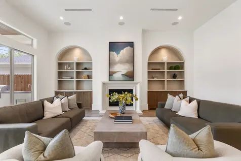 1543 Hewitt Drive Houston TX 77018