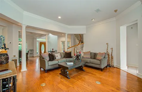 2 English Glade Court 2 The Woodlands TX 77381