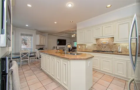 2 English Glade Court 2 The Woodlands TX 77381