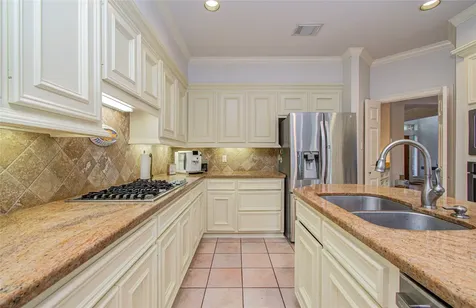 2 English Glade Court 2 The Woodlands TX 77381