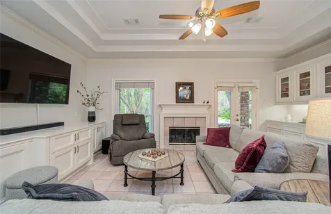 2 English Glade Court 2 The Woodlands TX 77381