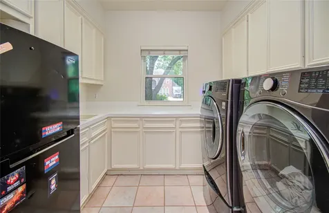 2 English Glade Court 2 The Woodlands TX 77381