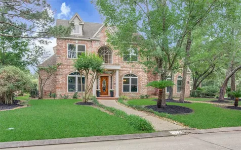2 English Glade Court 2 The Woodlands TX 77381