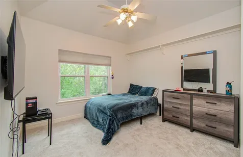 2 English Glade Court 2 The Woodlands TX 77381