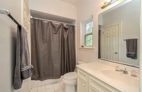 2 English Glade Court 2 The Woodlands TX 77381