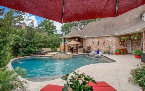 2 English Glade Court 2 The Woodlands TX 77381