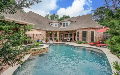 2 English Glade Court 2 The Woodlands TX 77381