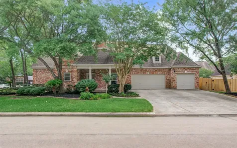 2 English Glade Court 2 The Woodlands TX 77381