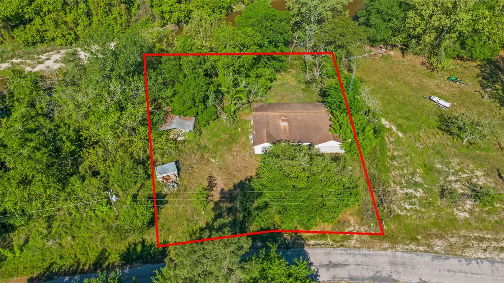 209 Fishermans Trail Huntsville TX 77320