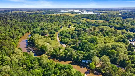 209 Fishermans Trail Huntsville TX 77320