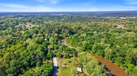 209 Fishermans Trail Huntsville TX 77320
