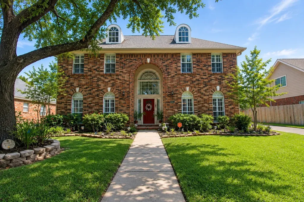 2019 Rosalyn Court Sugar Land TX 77478