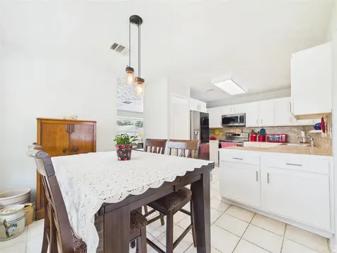 416 Meadowpoint Drive League City TX 77573