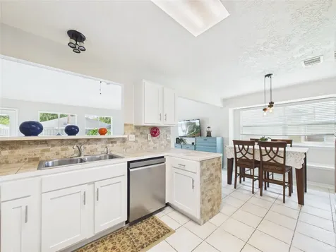 416 Meadowpoint Drive League City TX 77573