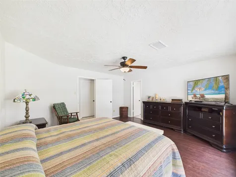 416 Meadowpoint Drive League City TX 77573