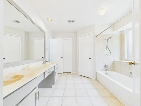 416 Meadowpoint Drive League City TX 77573