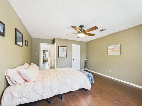 416 Meadowpoint Drive League City TX 77573