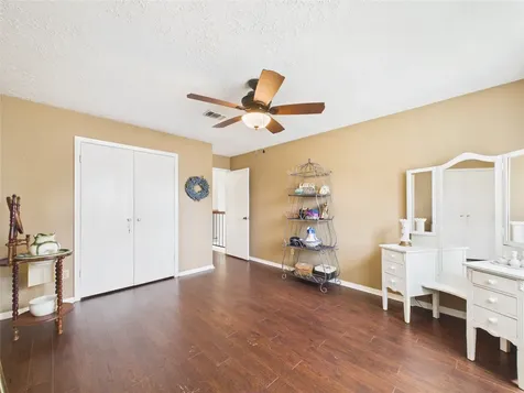 416 Meadowpoint Drive League City TX 77573