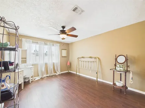 416 Meadowpoint Drive League City TX 77573