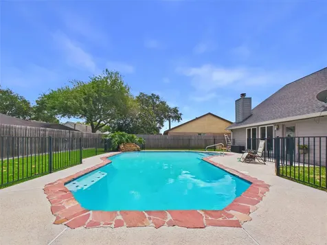 416 Meadowpoint Drive League City TX 77573