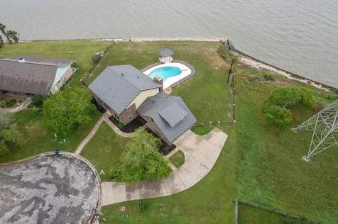 8 Las Brisas Place Port Lavaca TX 77979