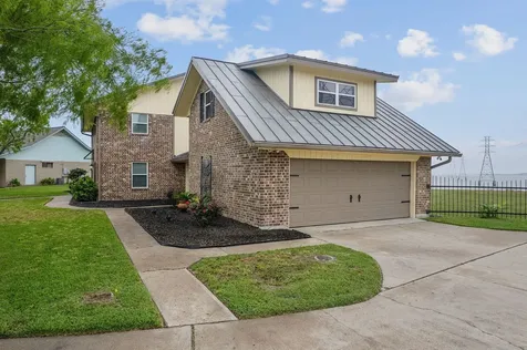 8 Las Brisas Place Port Lavaca TX 77979