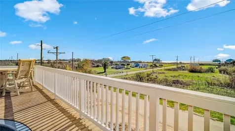 1389 Featherstone Avenue Gilchrist TX 77617
