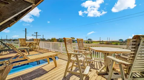 1389 Featherstone Avenue Gilchrist TX 77617