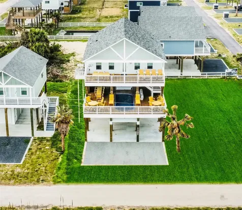 1389 Featherstone Avenue Gilchrist TX 77617