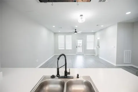 2519 Washington Street 105 Waller TX 77484