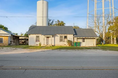 907/915 N Jefferson Street La Grange TX 78945