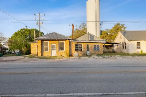 907/915 N Jefferson Street La Grange TX 78945