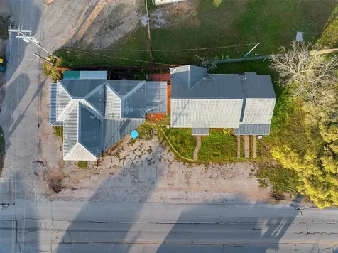 907/915 N Jefferson Street La Grange TX 78945
