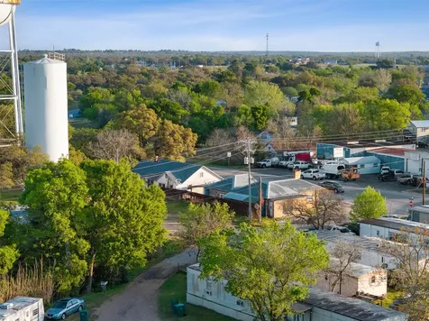 907/915 N Jefferson Street La Grange TX 78945