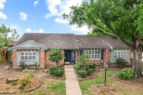 102 Parliament Drive Houston TX 77034