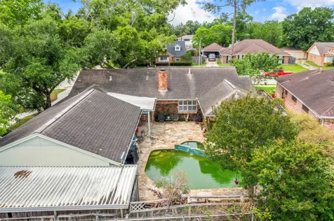 102 Parliament Drive Houston TX 77034