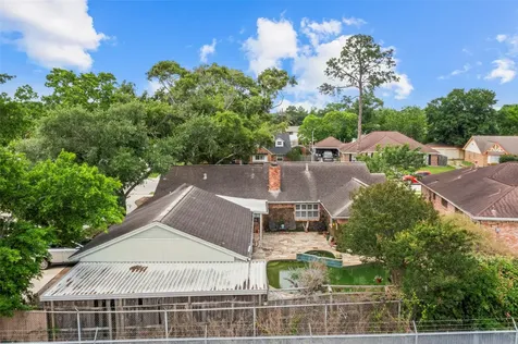 102 Parliament Drive Houston TX 77034